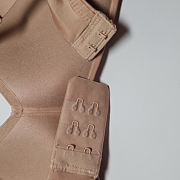 NWOT Skims Wireless Form Push-Up Plunge Bra Lightly Lined Intimates Mica 34D - Picture 8 of 11